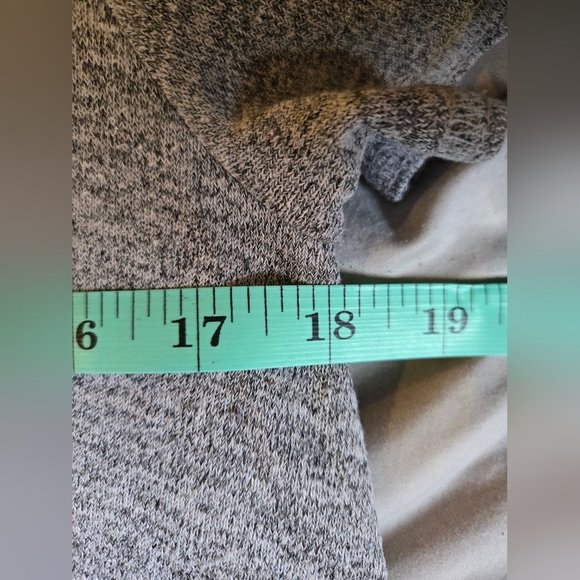 Wilfred Free | Gray Relaxed Short Sleeve T-Shirt, Size M - Picture 6 of 7